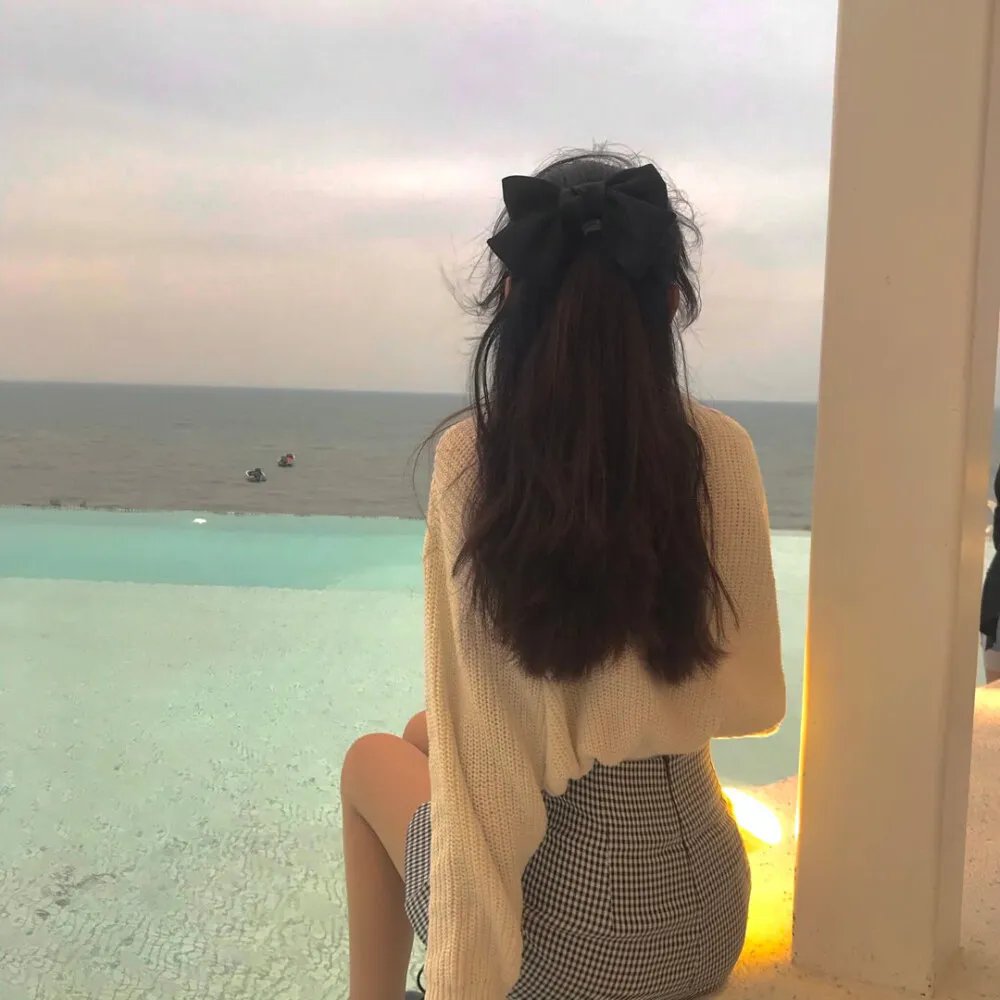 龙纹身的女孩